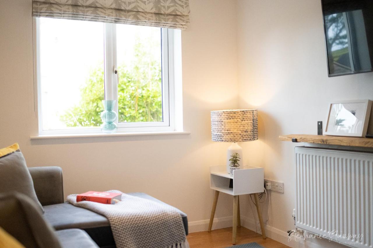 The Lookout, Modern Home From Home, Sleeps 5, With Private Parking & Outside Terrace St Ives  Exterior photo