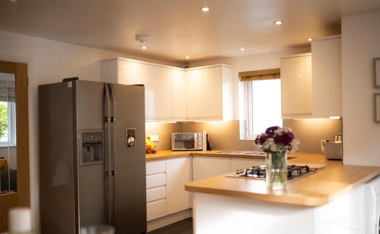 The Lookout, Modern Home From Home, Sleeps 5, With Private Parking & Outside Terrace St Ives  Exterior photo
