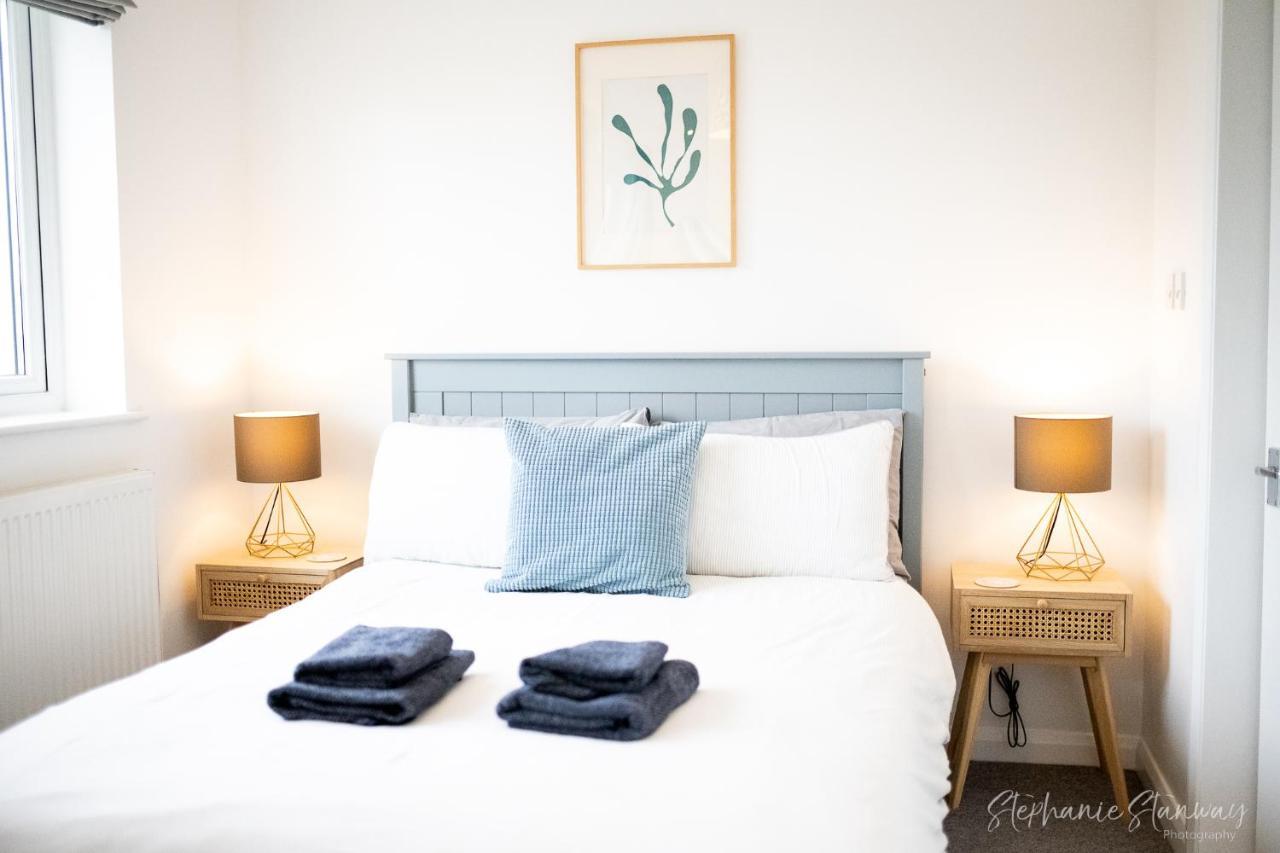 The Lookout, Modern Home From Home, Sleeps 5, With Private Parking & Outside Terrace St Ives  Exterior photo