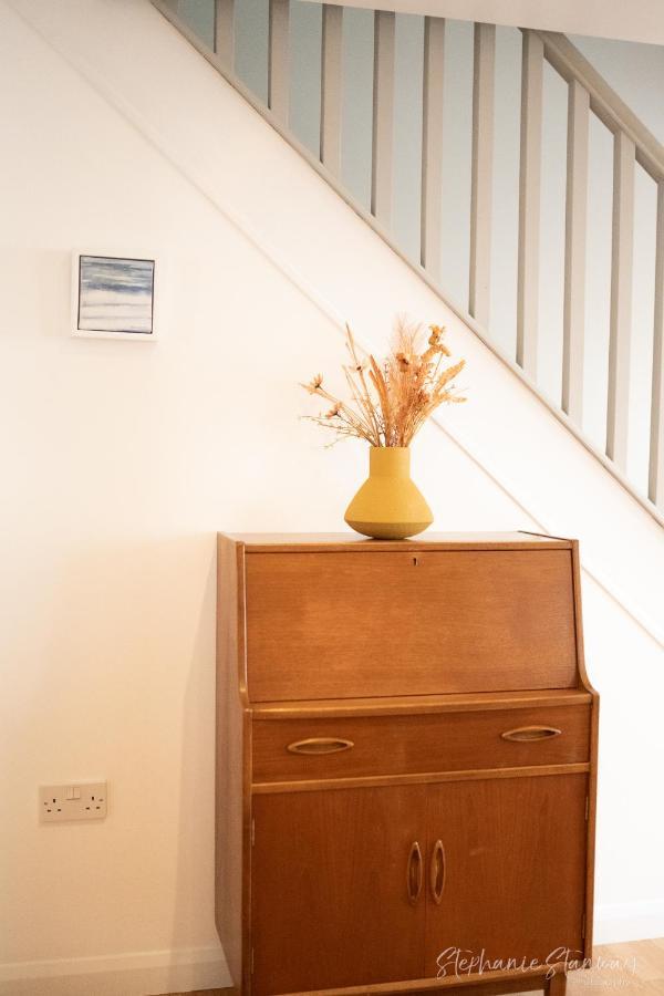 The Lookout, Modern Home From Home, Sleeps 5, With Private Parking & Outside Terrace St Ives  Exterior photo